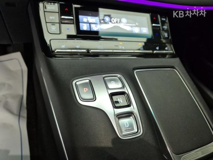 Hyundai Grandeur Hybrid 2.4 LeBlanc 9