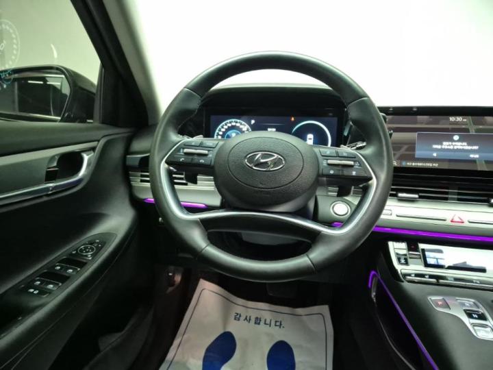 Hyundai Grandeur Hybrid 2.4 LeBlanc 10