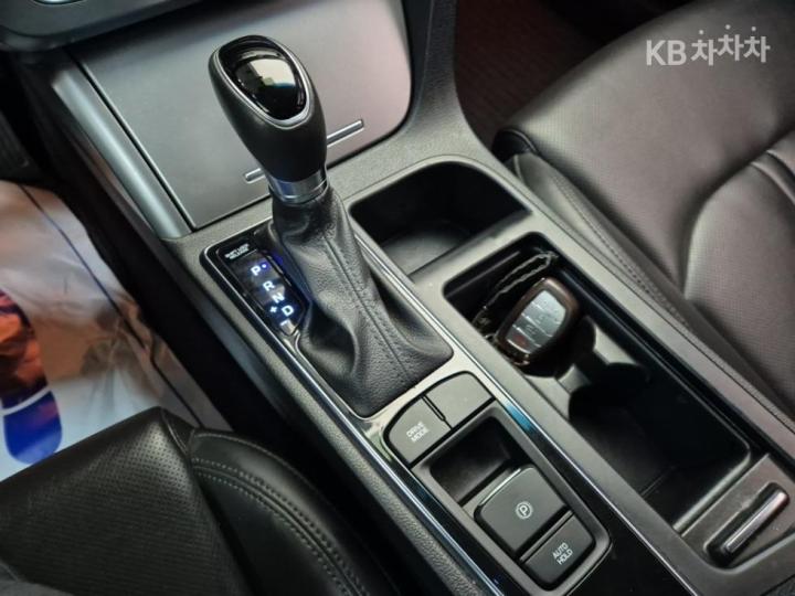 Hyundai Sonata New Rise Hybrid 2.0 HEV Modern 9