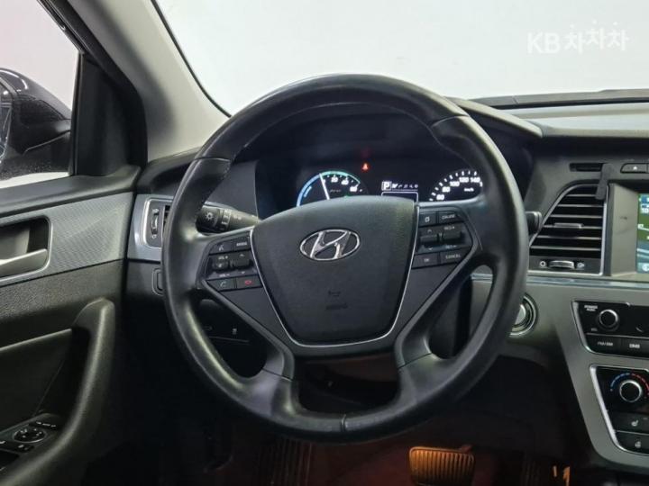 Hyundai Sonata New Rise Hybrid 2.0 HEV Modern 10