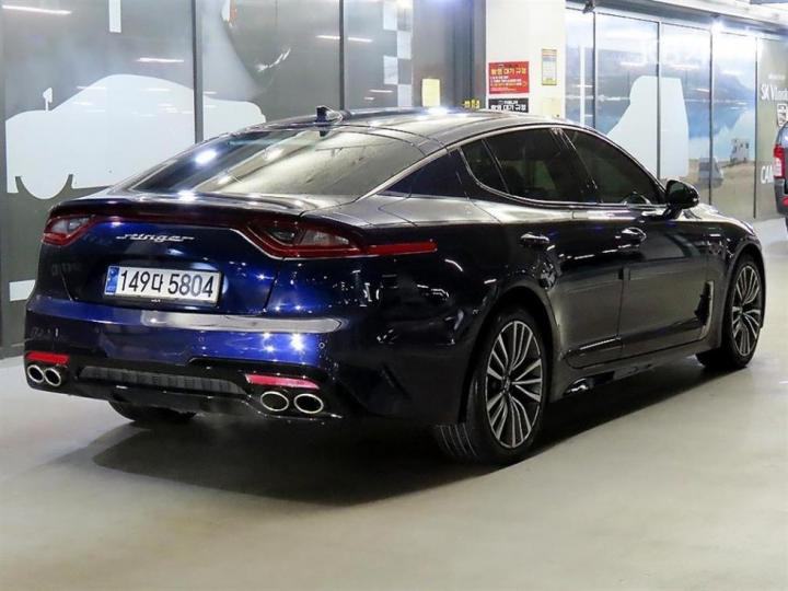 Kia Stinger 2.0 Turbo 2WD Platinum 5