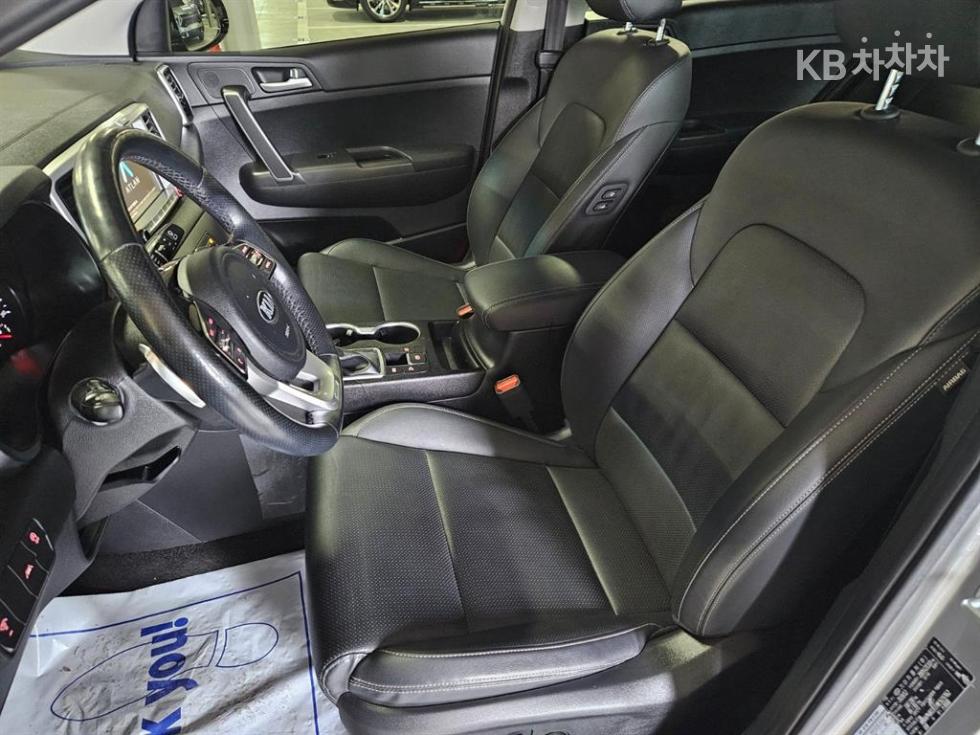 2021 - kia sportage