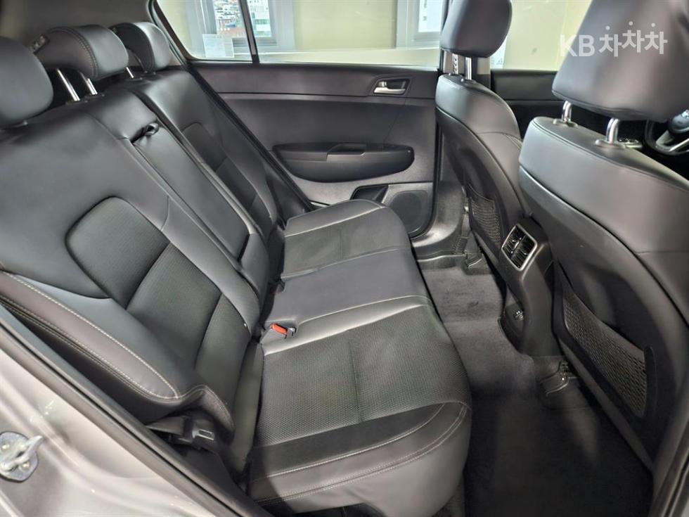 2021 - kia sportage