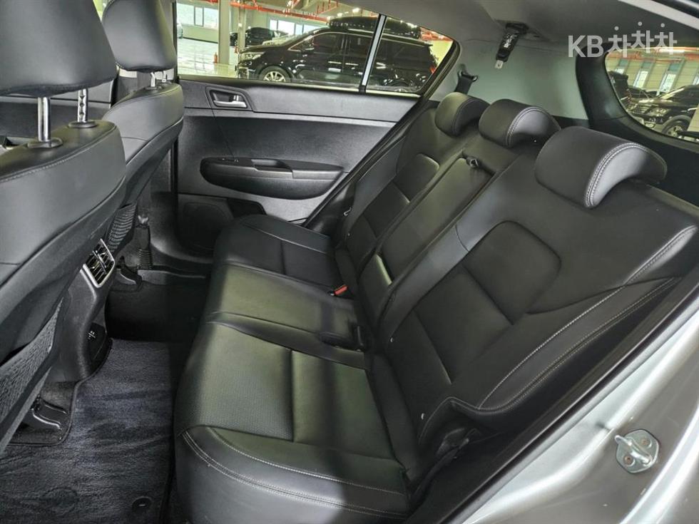 2021 - kia sportage