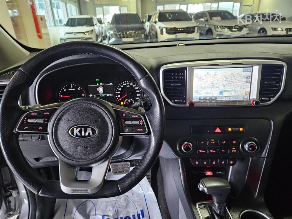 2021 - kia sportage