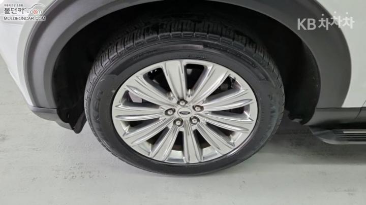 Ford Explorer Gasoline Turbo 2.3 AWD Limited 7