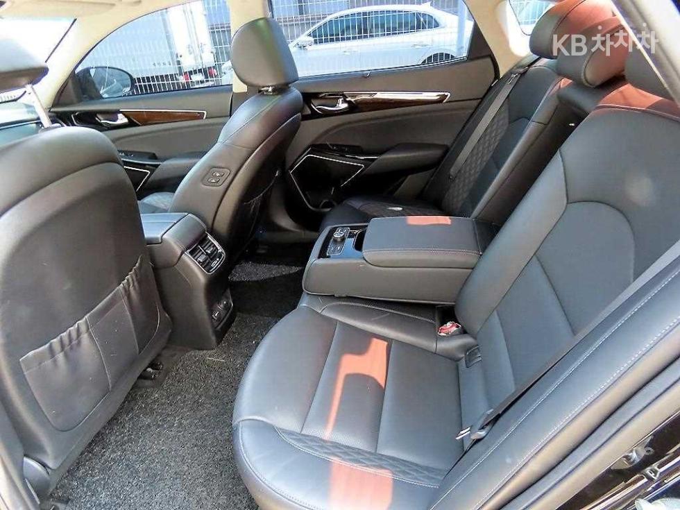 2018 - kia k7