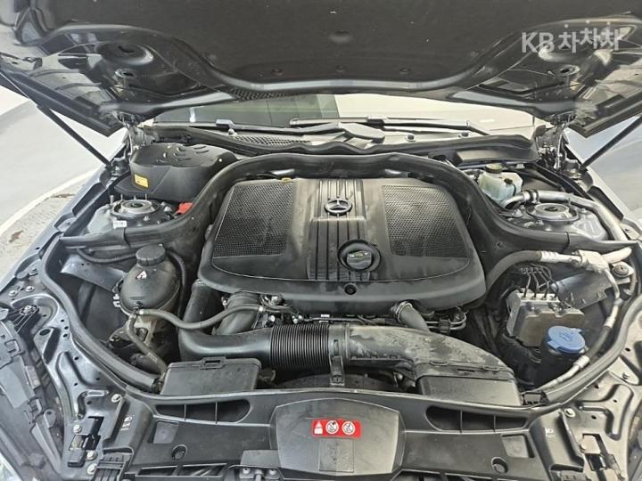 Mercedes-Benz E-Class New E220 BlueTEC Avantgarde Sport W214 6