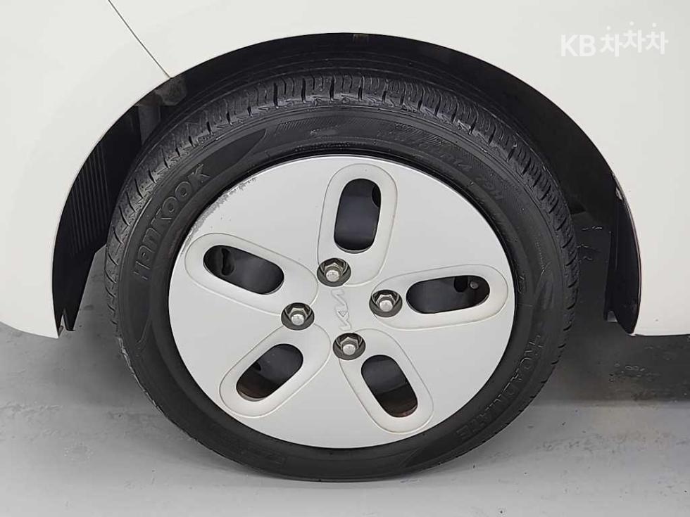 2022 - kia ray