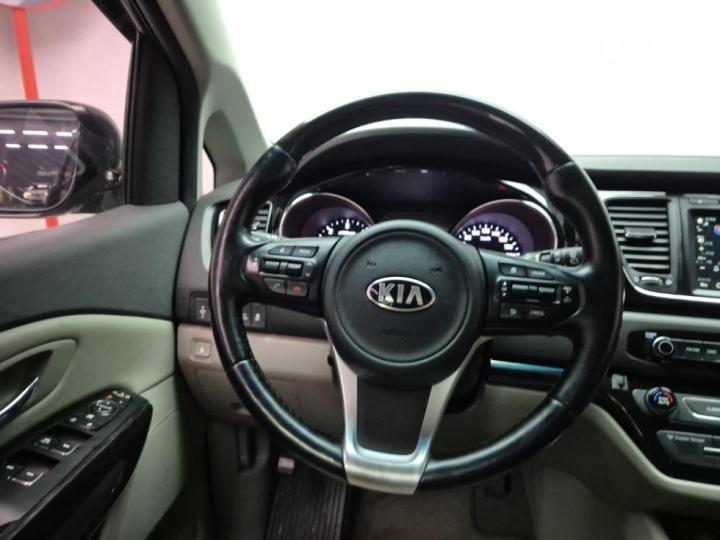 Kia Carnival 2.2 Diesel Limousine VIP 10