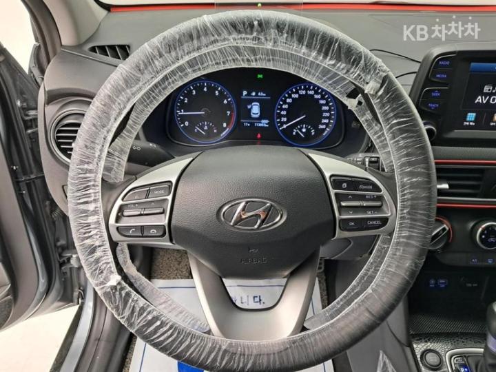 Hyundai Kona 1.6 Turbo Modern 8