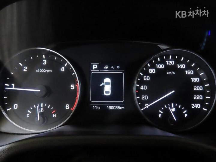 Hyundai Avante AD 1.6 e-VGT Style 10