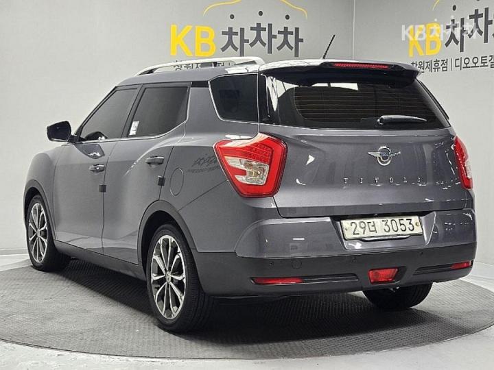 KG Mobility (Ssangyong) Tivoli Air 2WD IX 5