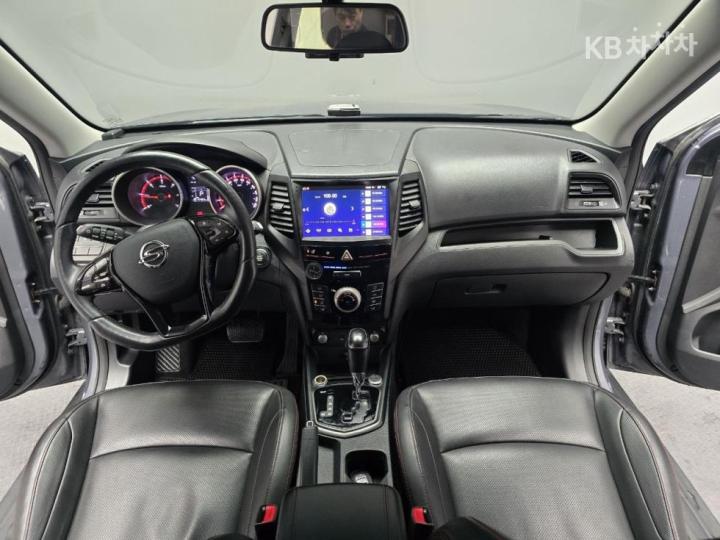KG Mobility (Ssangyong) Tivoli Air 2WD IX 8