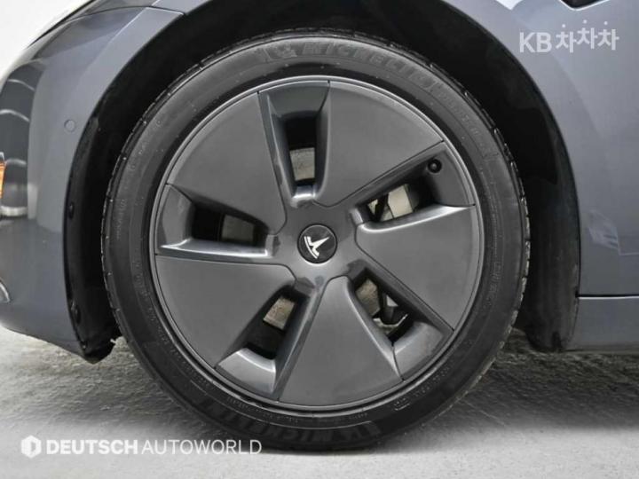 Tesla Model 3 Standard Range Plus 6