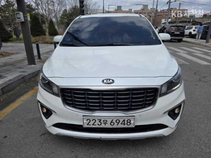 Kia Carnival 2.2 Diesel Luxury