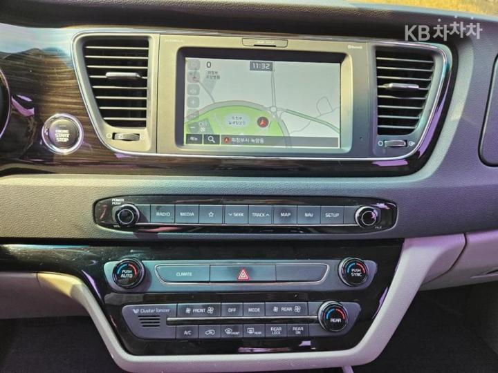 Kia Carnival 2.2 Diesel Noblesse Special 7