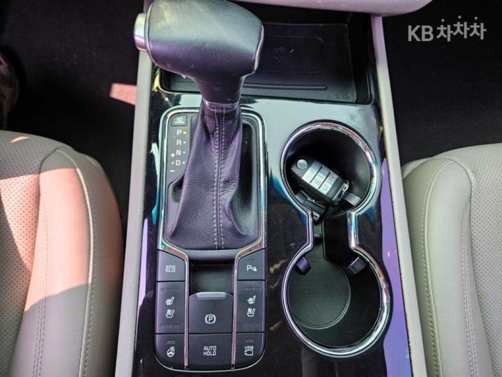 Kia Carnival 2.2 Diesel Noblesse Special 9