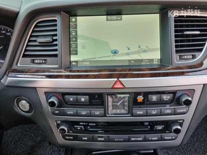 Hyundai Genesis DH G330 Premium AWD 6