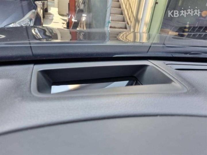 Hyundai Genesis DH G330 Premium AWD 10