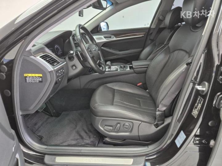 Genesis G80 3.3 GDI AWD Premium Luxury 8