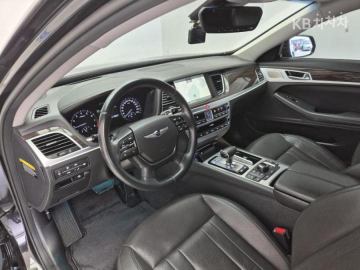 Genesis G80 3.3 GDI AWD Premium Luxury 9