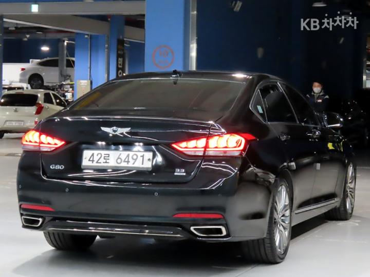 Genesis G80 3.3 GDI AWD Premium Luxury 5