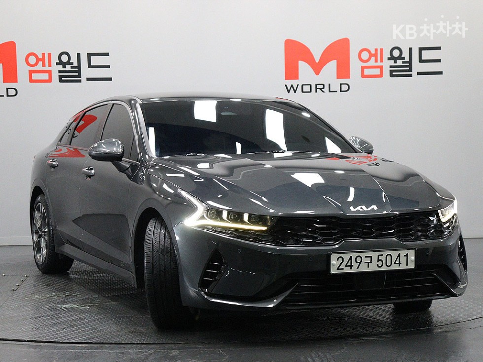 2022 - kia k5