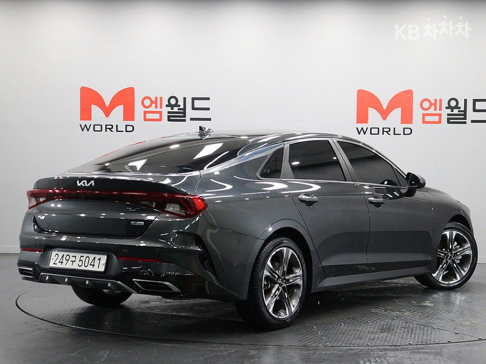 2022 - kia k5