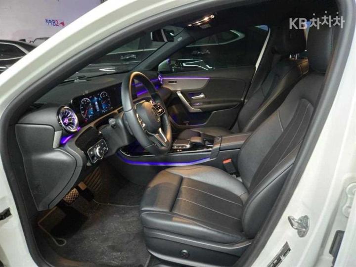 Mercedes-Benz A-Class W177 A200 d 6