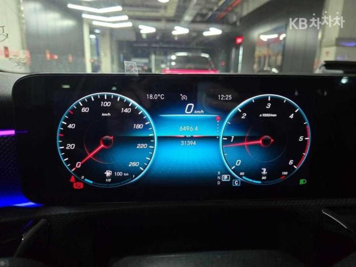 Mercedes-Benz A-Class W177 A200 d 8