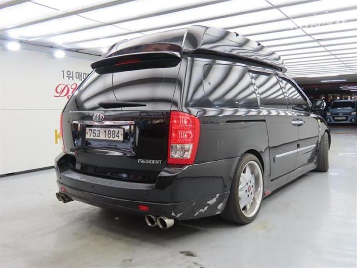 Kia Carnival R Grand President 5