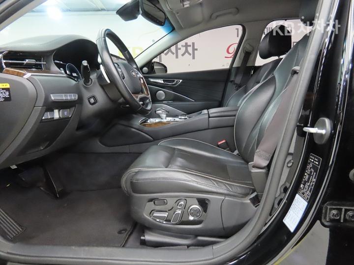 Kia K9 The 3.3 T-GDI AWD Masters Ⅱ 6