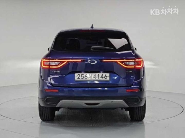 Renault QM6 2.0 LPe 2WD LE 4