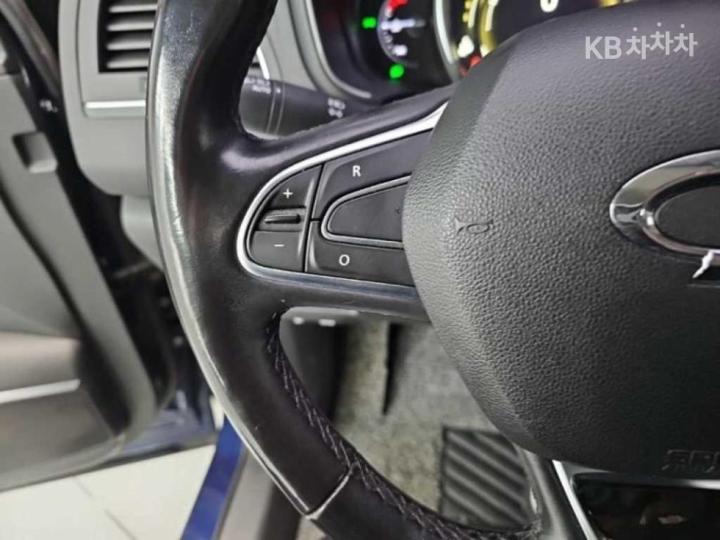 Renault QM6 2.0 LPe 2WD LE 9