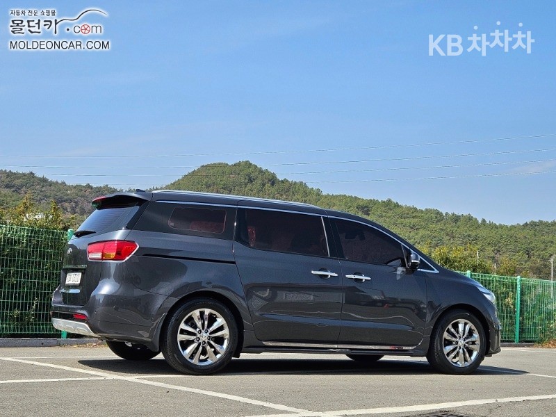 2017 - kia carnival