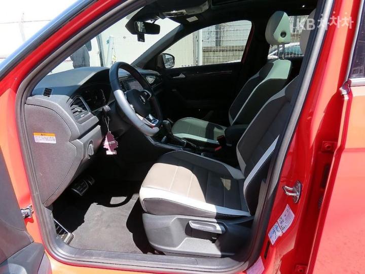 Volkswagen T-Roc 2.0 TDI Premium 6