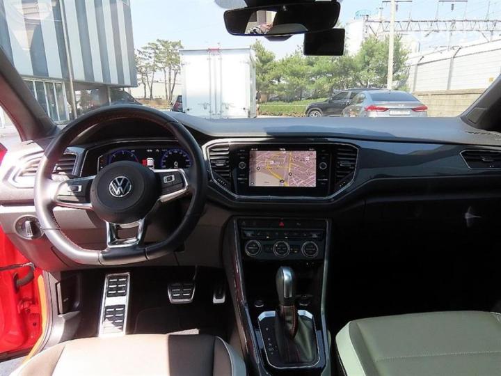 Volkswagen T-Roc 2.0 TDI Premium 8