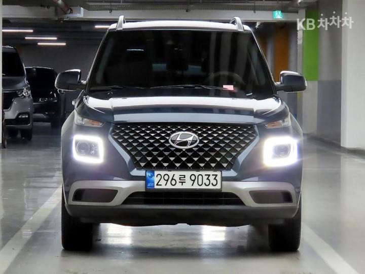 Hyundai Venue Gasoline 1.6 FLUX 2