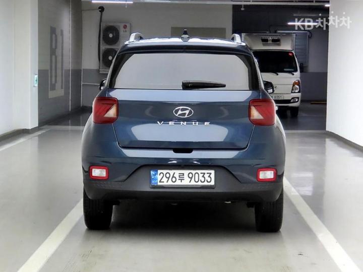 Hyundai Venue Gasoline 1.6 FLUX 4