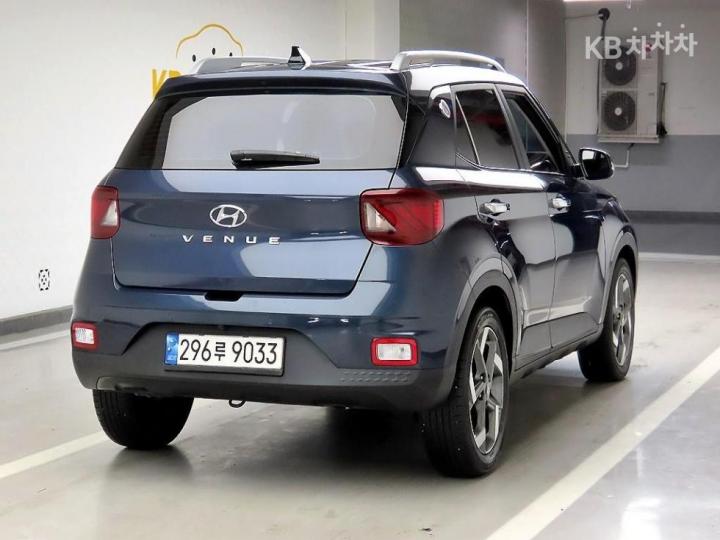 Hyundai Venue Gasoline 1.6 FLUX 5