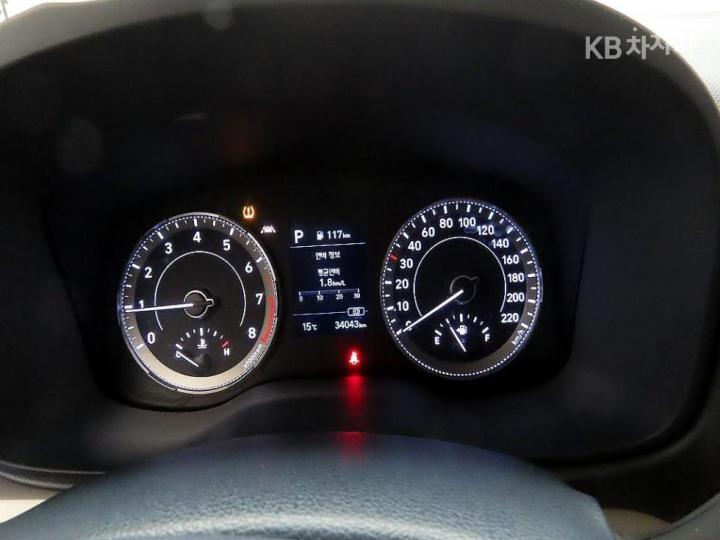 Hyundai Venue Gasoline 1.6 FLUX 7