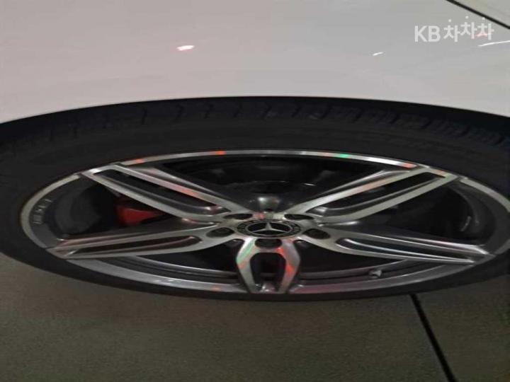 Mercedes-Benz E-Class W213 E300 Avantgarde 5