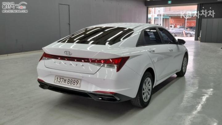 Hyundai Avante CN7 1.6 LPi Style 3