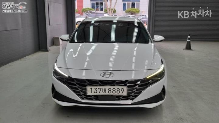 Hyundai Avante CN7 1.6 LPi Style 4