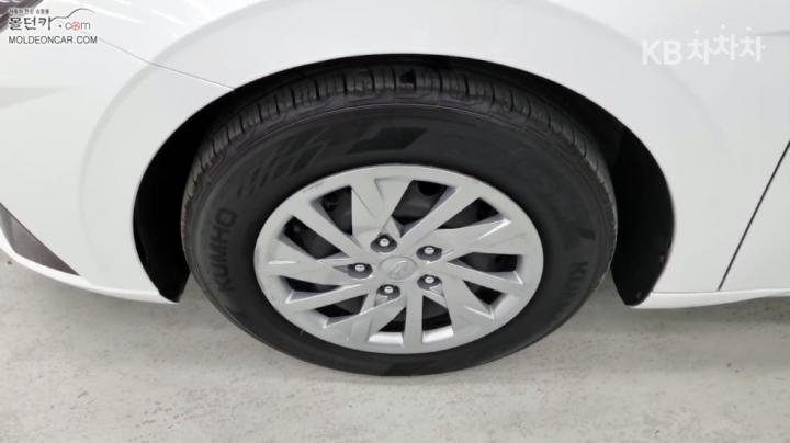 Hyundai Avante CN7 1.6 LPi Style 7