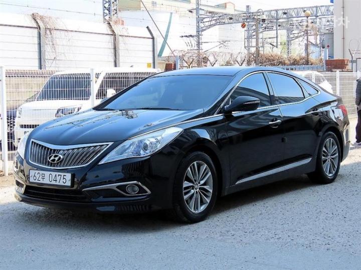 Hyundai Grandeur HG HG220 Diesel Modern 3