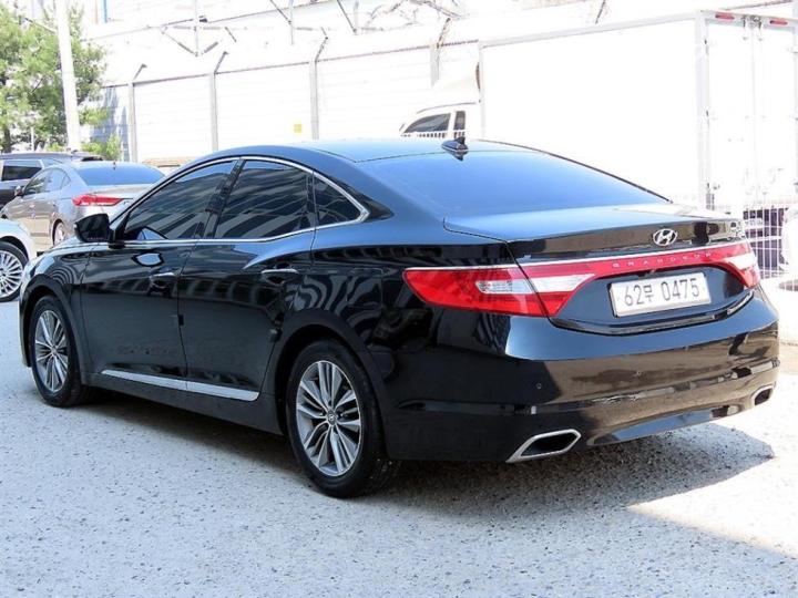 Hyundai Grandeur HG HG220 Diesel Modern 4