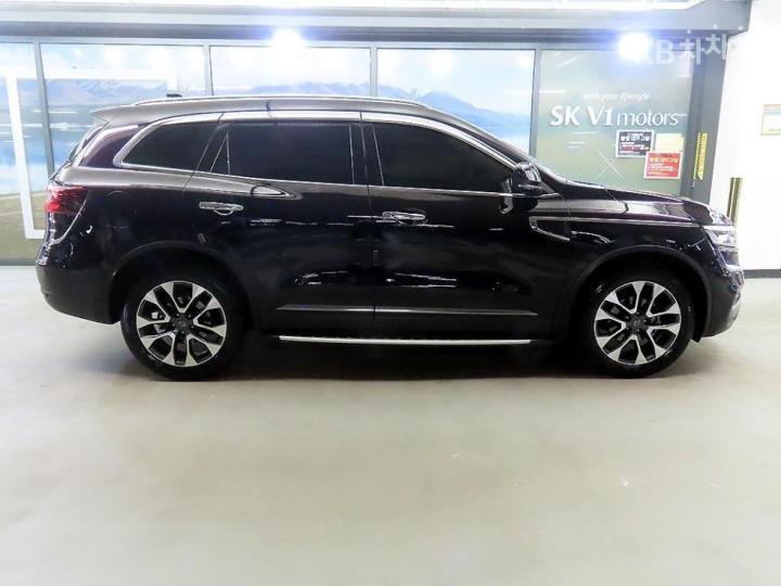 Renault QM6 Gasoline 2.0 2WD RE Signature 4