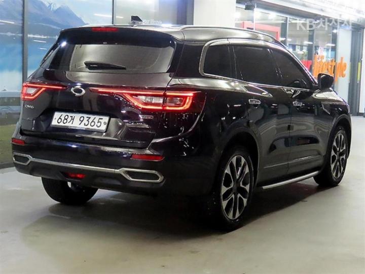 Renault QM6 Gasoline 2.0 2WD RE Signature 5